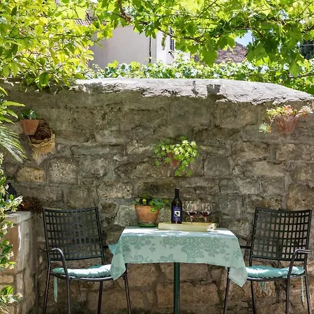 Luxury Silvana With Beautiful Garden Vendégház Split