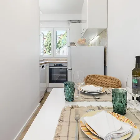 Vendégház Luxury Silvana With Beautiful Garden 3*