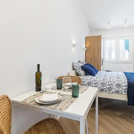 Luxury Silvana With Beautiful Garden Vendégház