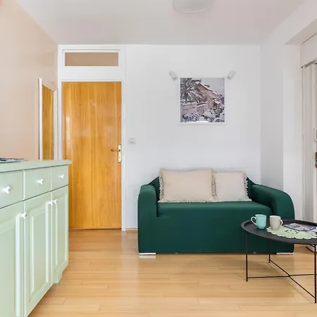 Luxury Silvana With Beautiful Garden Vendégház Split