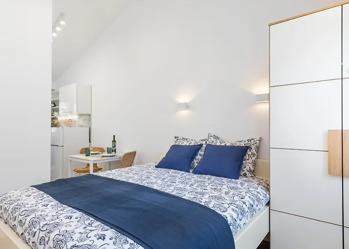 Luxury Silvana With Beautiful Garden Casa de hóspedes 3*