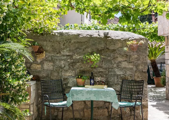 Luxury Silvana With Beautiful Garden Pensión Split