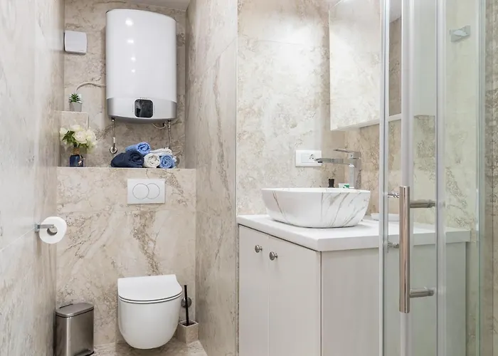 Luxury Silvana With Beautiful Garden 3*