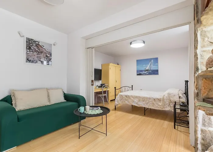 Luxury Silvana With Beautiful Garden Pensión Split