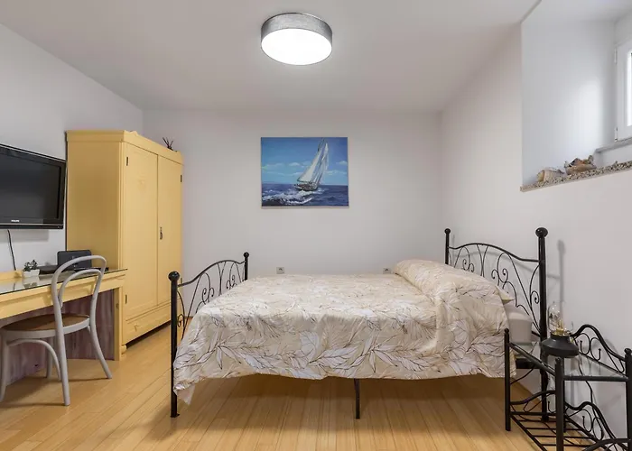 Luxury Silvana With Beautiful Garden 3* Split