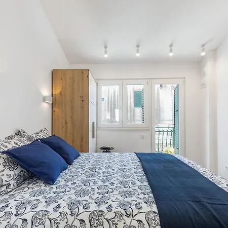 Luxury Silvana With Beautiful Garden Pensión Split