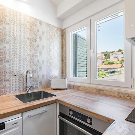 Luxury Silvana With Beautiful Garden Pensión