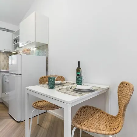 Luxury Silvana With Beautiful Garden Pensión Split